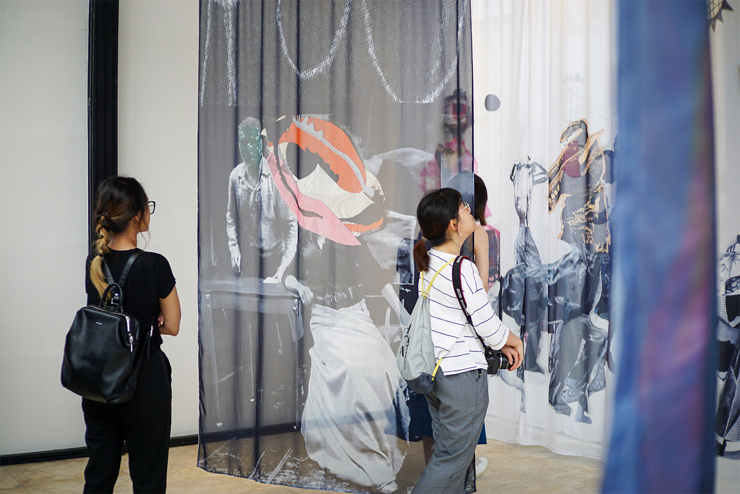 Guests at P.A.R.A.D.E. – SALLY SMART Solo Exhibition at BIASA Cube, Kerobokan courtesy of Name & Name